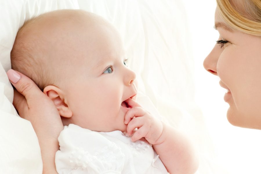 Sobre el Encuentro con los Bebés en un Contexto Terapéutico por Franklyn Sills